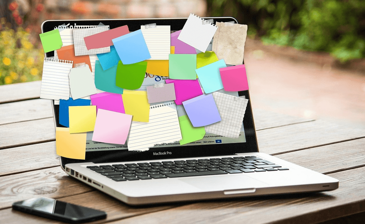 Construct a notification system design that scales